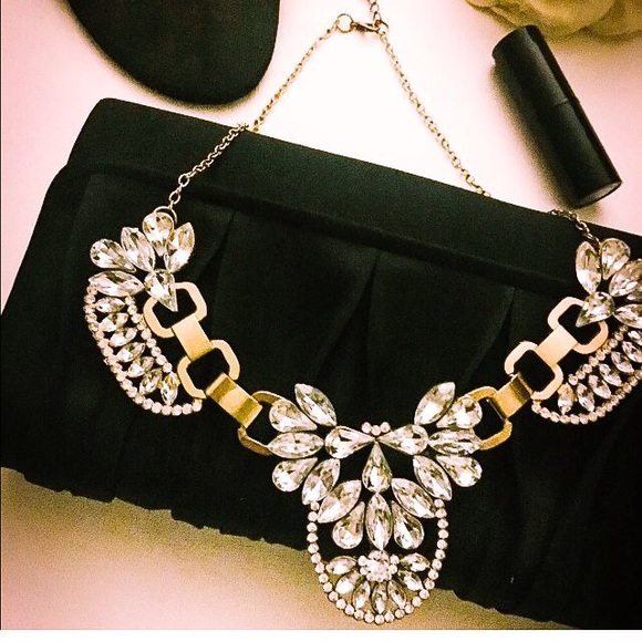 Jewelry - Queen for the Day Necklace